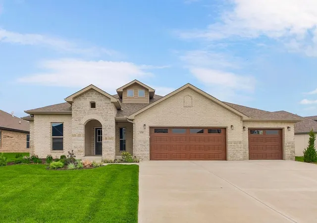 Photo 1 of Single family home for sale at 16386 W 166th Court, Olathe, KS 66062 | MLS# 2589006 | Listing updated on 2026-10-18