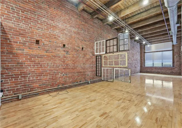4th image of 306 W 7Th St, Kansas, MO 64105