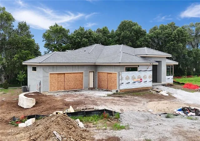 5th image of 13721 Guilford Rd, Leawood, KS 66224 | MLS# 2589521
