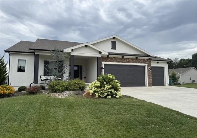 Photo 1 of Sale Pending at 19013 W 188th Terrace, Spring Hill, KS 66083 | MLS# 2589643 | Listing updated on 2026-08-24
