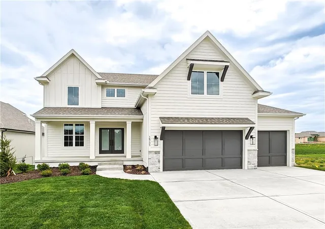 1st image of 16735 S Fellows St, Olathe, KS 66062 | MLS# 2589698
