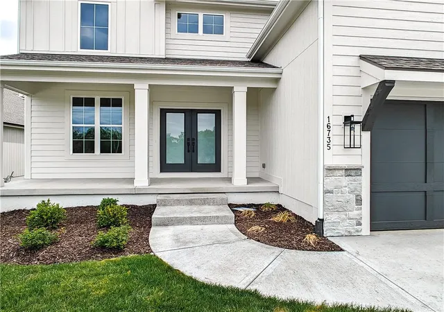 2nd image of 16735 S Fellows St, Olathe, KS 66062 | MLS# 2589698