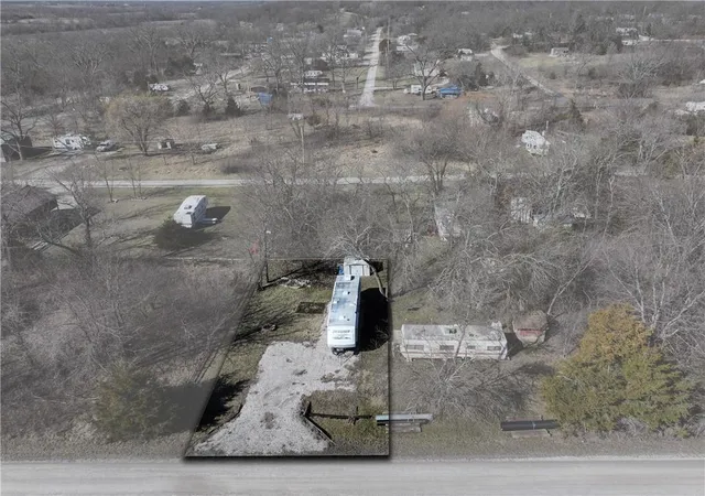 5th image of 21 Silver Shadow Ln, Linn Valley, KS 66040 | MLS# 2589842