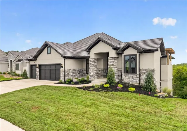 Photo 3 of Single family home for sale at 5807 N Lucerne Ave, Kansas City, MO 64151 | MLS# 2591112 | Listing updated on 2026-09-23