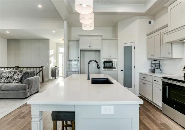 Photo 4 of Sale Pending at 16928 S Brentwood St, Olathe, KS 66062 | MLS# 2591151 | Listing updated on 2026-10-07