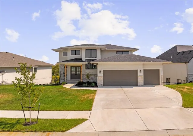 Photo 2 of Single family home for sale at 14187 S Houston St, Olathe, KS 66061 | MLS# 2591217 | Listing updated on 2026-09-18