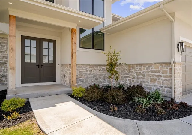 Photo 4 of Single family home for sale at 14187 S Houston St, Olathe, KS 66061 | MLS# 2591217 | Listing updated on 2026-10-18