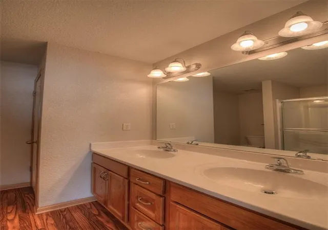 10th image of 273 277 Ne Adams Dairy Pkwy, Blue Springs, MO 64014 | MLS# 2591232