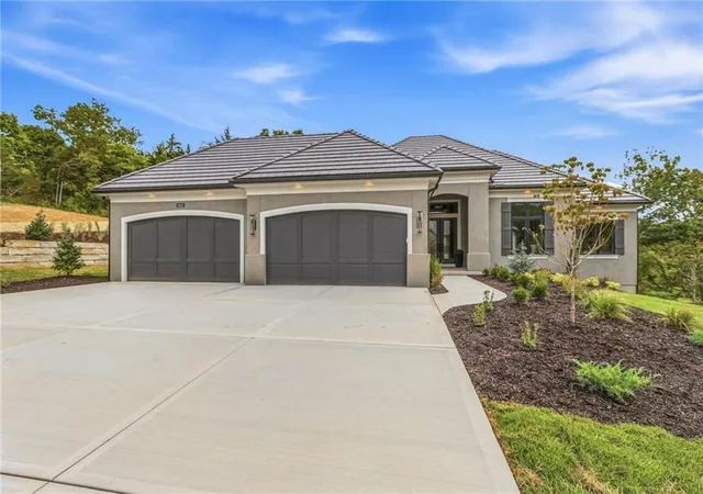 Photo 1 of Single family home for sale at 5831 Lentz Dr, Kansas City, MO 64152 | MLS# 2591253 | Listing updated on 2026-09-25