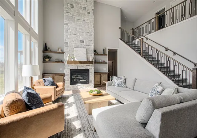 Photo 2 of Single family home for sale at 1605 Sw Arbor Park Dr, Lees Summit, MO 64082 | MLS# 2591275 | Listing updated on 2026-09-19