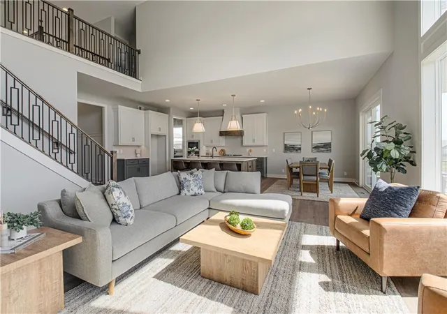 Photo 4 of Single family home for sale at 1605 SW Arbor Park Dr, Lees Summit, MO 64082 | MLS# 2591275 | Listing updated on 2026-09-19