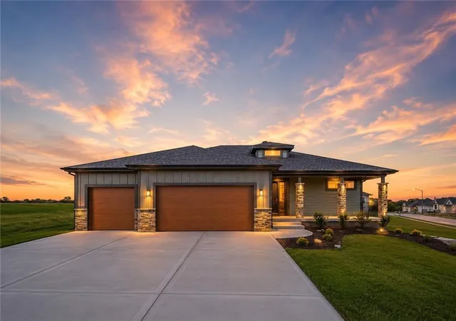 1st image of 1309 Larkspur Pl, Raymore, MO 64083 | MLS# 2591453