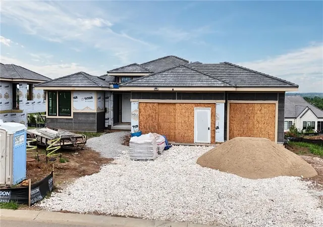 Homes for sale in Leawood, KS | 13705 W Guilford Rd, Leawood, KS 66224 | MLS# 2591487
