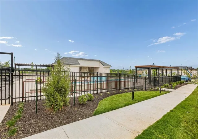 Homes for sale in Leawood, KS | 13705 W Guilford Rd, Leawood, KS 66224 | MLS# 2591487