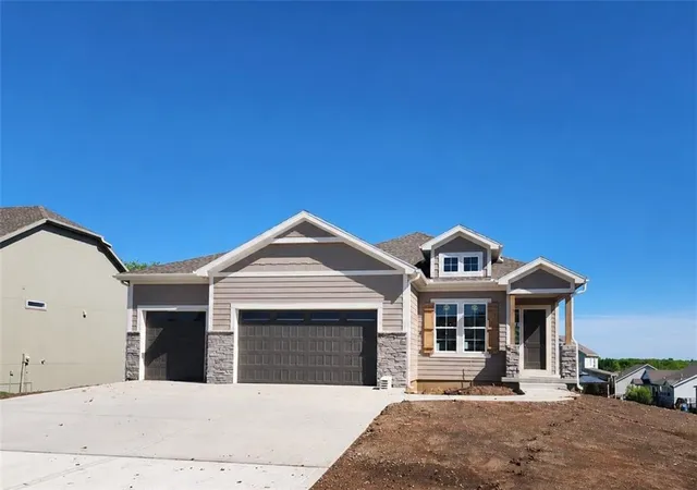 1st image of 24940 W 145th St, Olathe, KS 66061 | MLS# 2591565