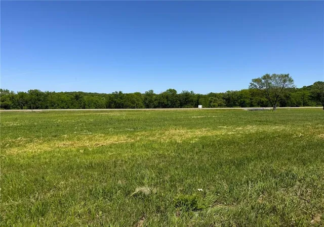 3rd image of 1150 Se Stanley Rd, Tecumseh, KS 66542 | MLS# 2591694