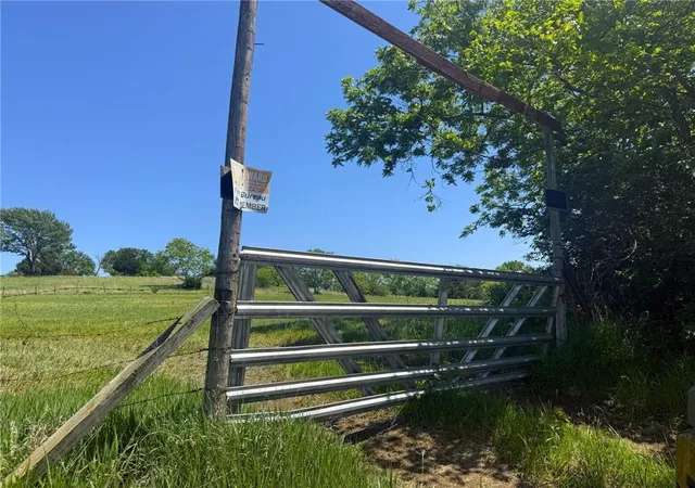 3rd image of 1200 Se Stanley Rd, Tecumseh, KS 66542 | MLS# 2591703