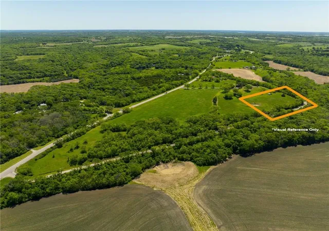 4th image of 1200 Se Stanley Rd, Tecumseh, KS 66542 | MLS# 2591703