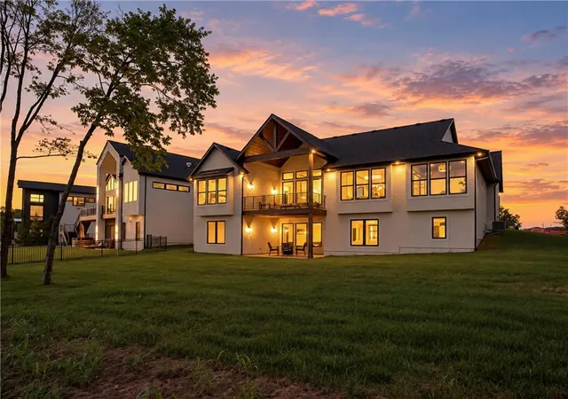 Photo 4 of Single family home for sale at 8982 Ginger St, Lenexa, KS 66227 | MLS# 2591716 | Listing updated on 2026-10-01