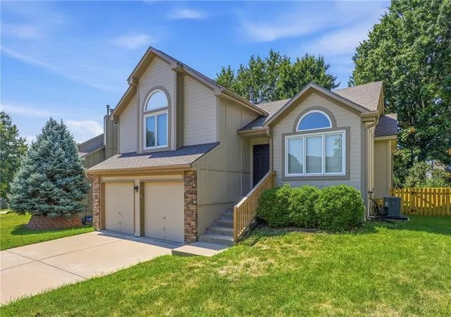 Photo 2 of Sale Pending at 12336 S Albervan St, Olathe, KS 66062 | MLS# 2591806 | Listing updated on 2026-08-23