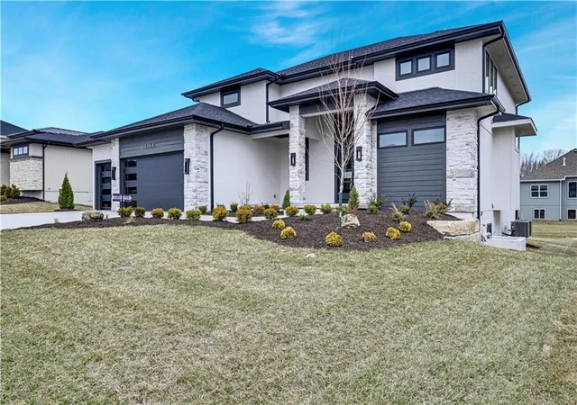 Photo 2 of Single family home for sale at 15364 W 161st Terrace, Olathe, KS 66062 | MLS# 2591871 | Listing updated on 2026-10-22