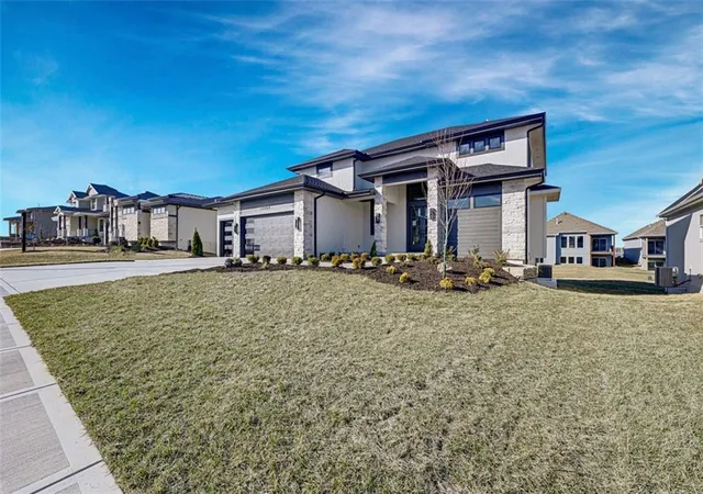 Photo 3 of Single family home for sale at 15364 W 161st Terrace, Olathe, KS 66062 | MLS# 2591871 | Listing updated on 2026-10-22