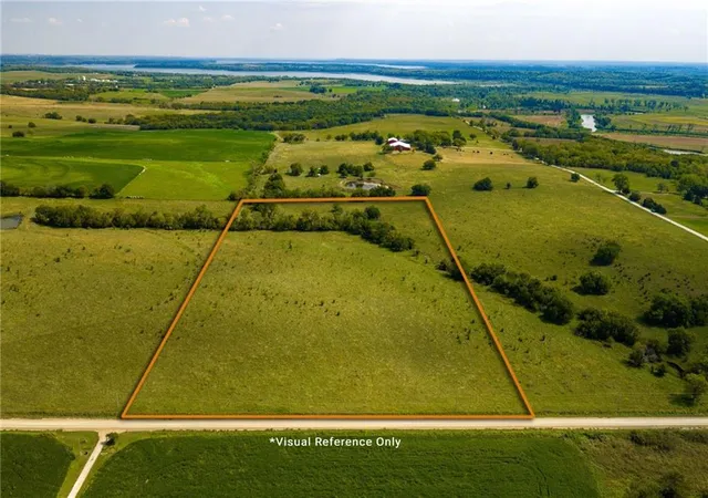 1st image of 1230 E 100 Rd, Berryton, KS 66409 | MLS# 2591880