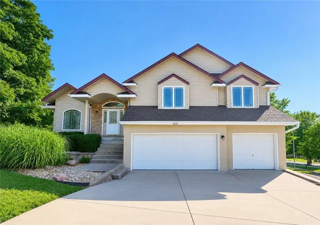 1st image of 6958 N Atkins Ave, Kansas City, MO 64152 | MLS# 2591938