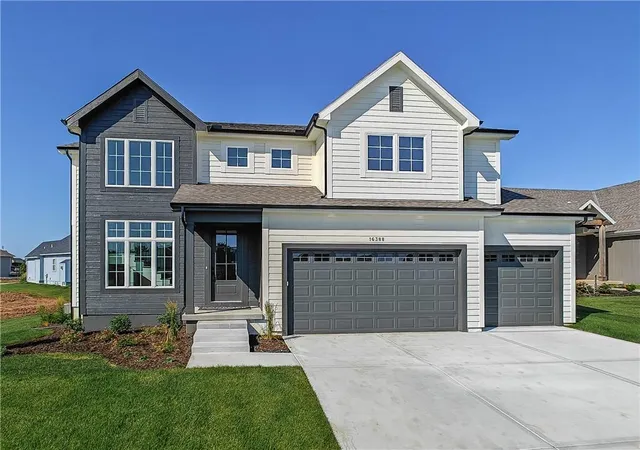 1st image of 16388 S Elmridge St, Olathe, KS 66062 | MLS# 2591975