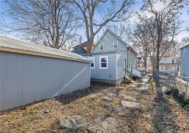 Homes for sale in Leavenworth, KS | 512 Ottawa St, Leavenworth, KS 66048 | MLS# 2592383