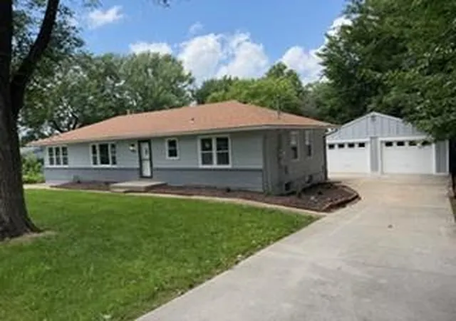 Homes for sale in Gladstone, MO | 502 Ne 74th St, Gladstone, MO 64118 | MLS# 2592689