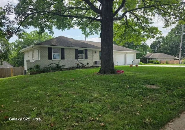 2nd image of 11601 E 62nd St, Raytown, MO 64133 | MLS# 2592720