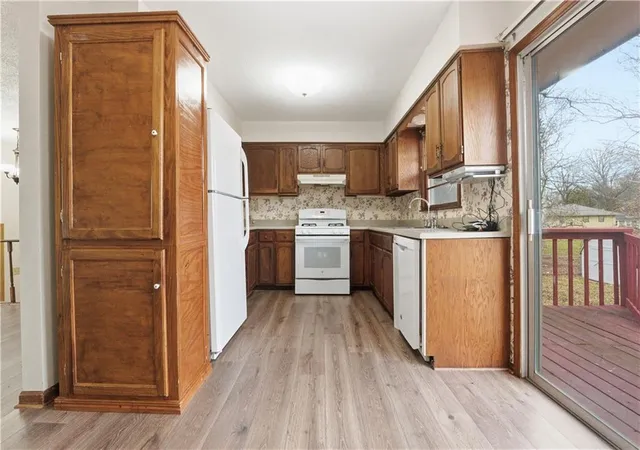 4th image of 504 Sw Persels Rd, Lees Summit, MO 64081 | MLS# 2592738