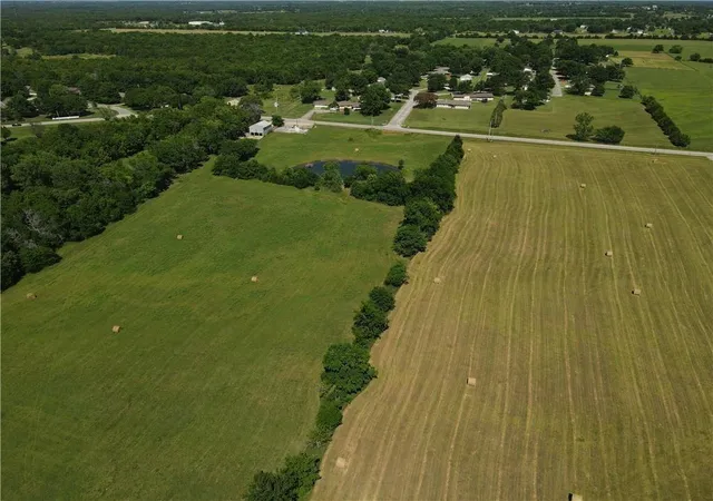 Homes for sale in Fort Scott, KS | 2412 S Margrave - 10 Acres St, Fort Scott, KS 66701 | MLS# 2592920