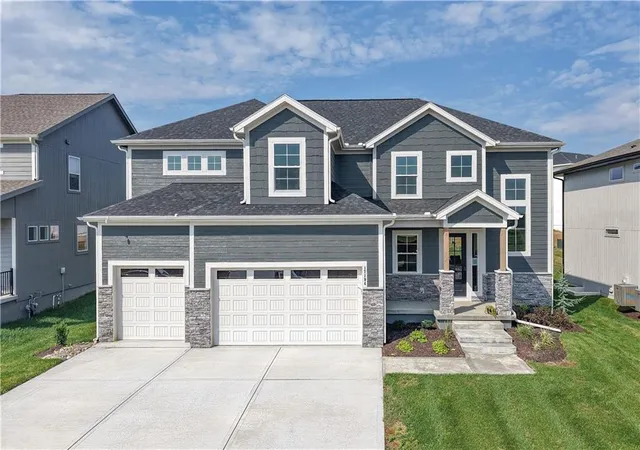 1st image of 16933 W 172nd Ter, Olathe, KS 66062 | MLS# 2592957