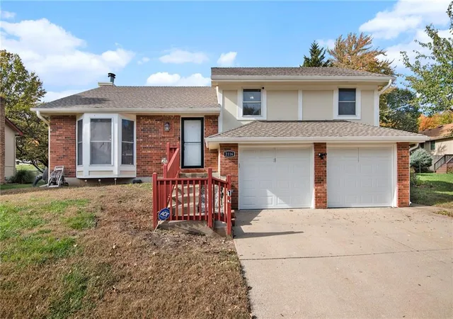 Homes for sale in Leavenworth, KS | 2116 Cambridge St, Leavenworth, KS 66048 | MLS# 2593078