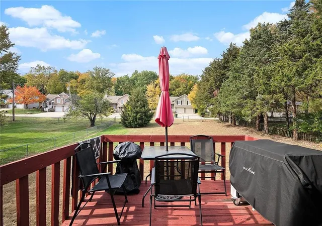 Homes for sale in Leavenworth, KS | 2116 Cambridge St, Leavenworth, KS 66048 | MLS# 2593078