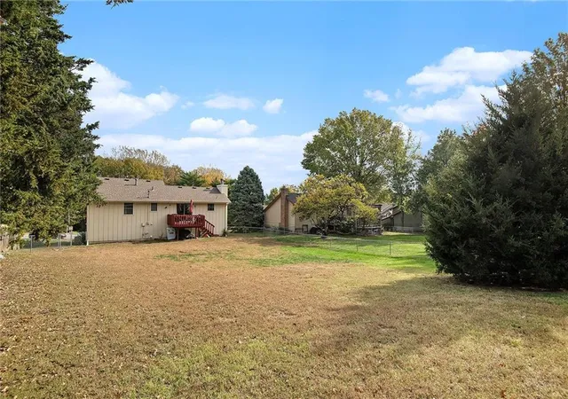 Homes for sale in Leavenworth, KS | 2116 Cambridge St, Leavenworth, KS 66048 | MLS# 2593078