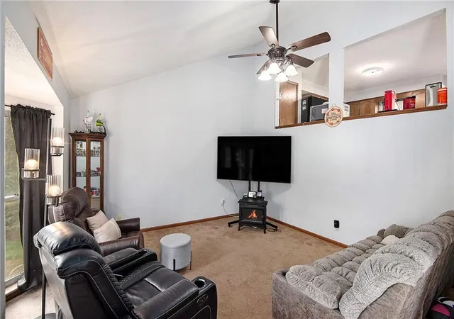 Homes for sale in Leavenworth, KS | 2116 Cambridge St, Leavenworth, KS 66048 | MLS# 2593078