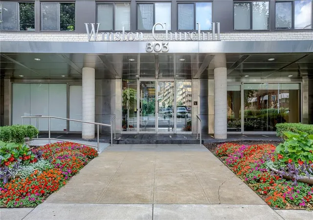 1st image of 803 W 48th St #402, Kansas City, MO 64112 | MLS# 2593168