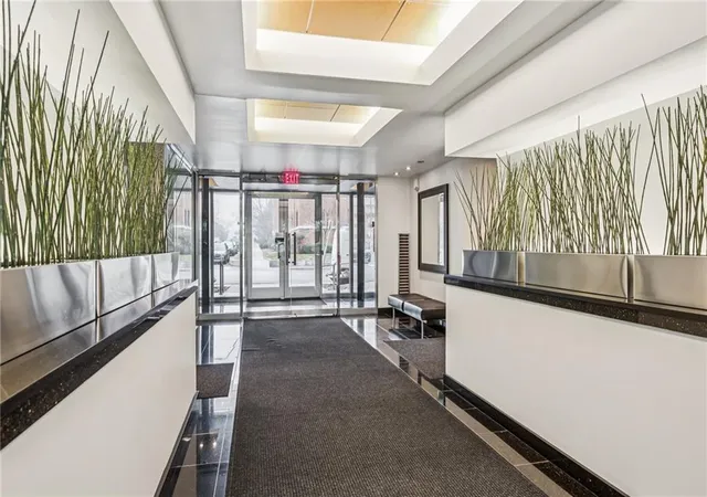 Photo 3 of Condo for sale at 803 W 48th Street #402, Kansas City, MO 64112 | MLS# 2593168 | Listing updated on 2026-08-15