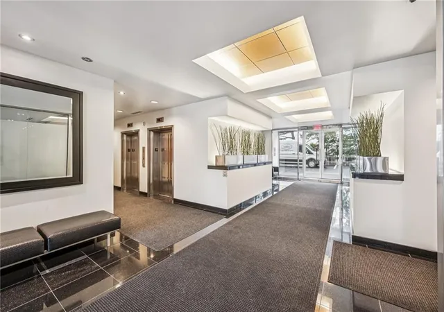 Photo 4 of Condo for sale at 803 W 48th Street #402, Kansas City, MO 64112 | MLS# 2593168 | Listing updated on 2026-08-15