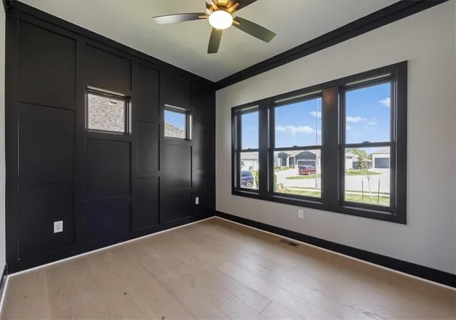 Photo 3 of Single family home for sale at 3222 Sw Enoch St, Lees Summit, MO 64082 | MLS# 2594504 | Listing updated on 2026-10-07