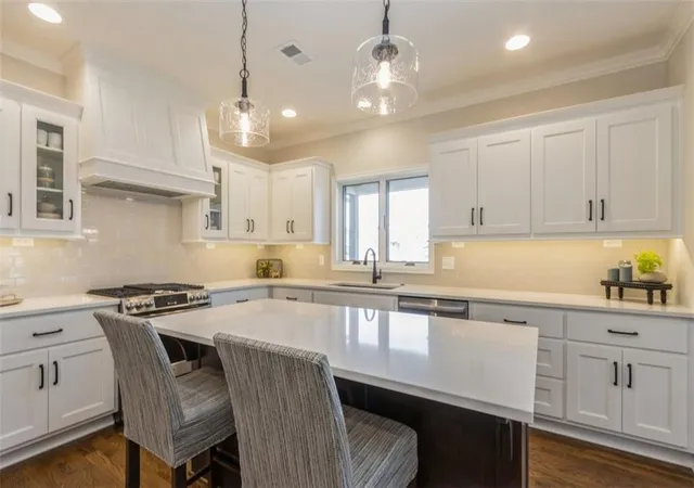 5th image of 11419 S Waterford Dr, Olathe, KS 66061 | MLS# 2594662