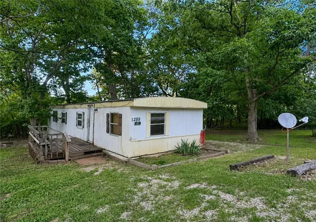 image of 97 Oak Crest Dr, Linn Valley, KS 66040 | MLS# 2594852