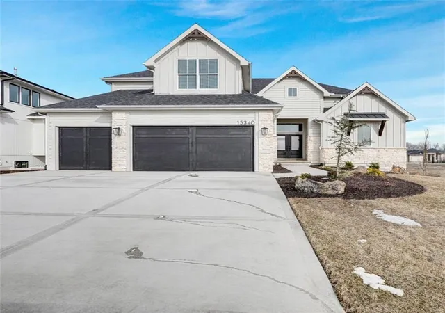Photo 2 of Single family home for sale at 15340 W 161st Terrace, Olathe, KS 66062 | MLS# 2594958 | Listing updated on 2026-10-22
