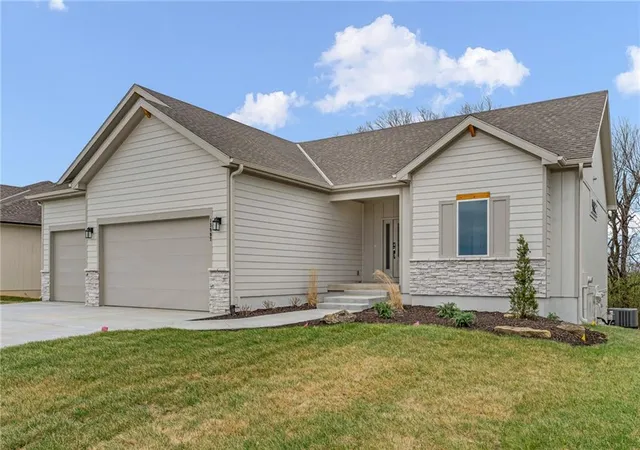 Photo 4 of Single family home for sale at 13997 S Landon St, Olathe, KS 66061 | MLS# 2595167 | Listing updated on 2026-10-22