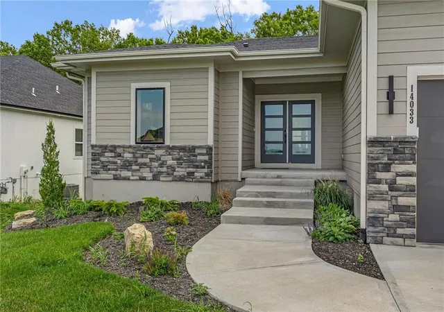 Photo 3 of Single family home for sale at 14033 S Landon St, Olathe, KS 66061 | MLS# 2595181 | Listing updated on 2026-10-22