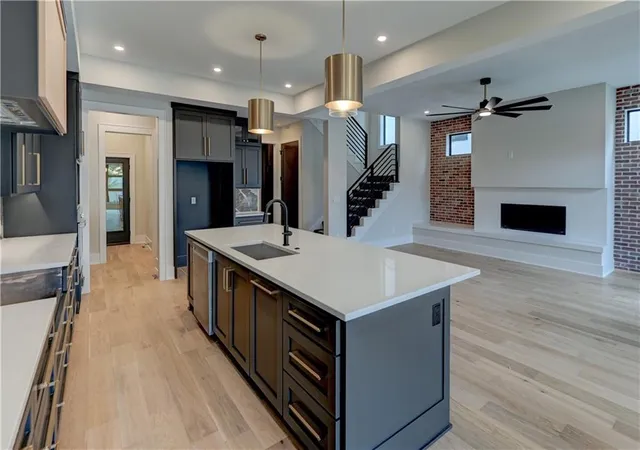 Photo 4 of Single family home for sale at 3116 Oak St, Kansas City, MO 64111 | MLS# 2595186 | Listing updated on 2026-08-26