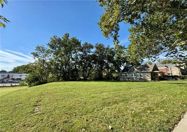 1st image of 4316 Forest Ave, Kansas City, MO 64110 | MLS# 2595209